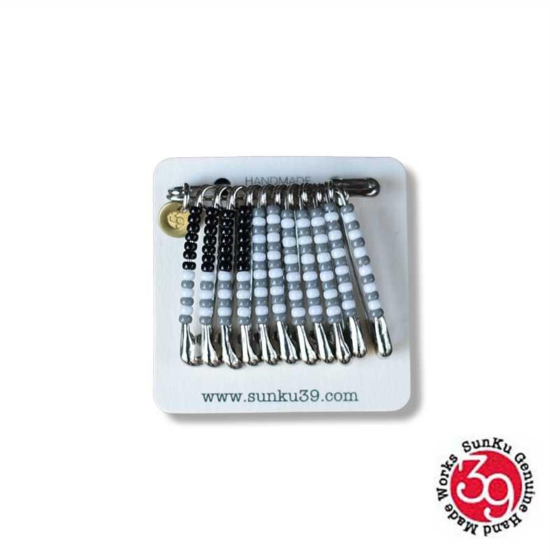 SunKu×HOLY TERRORS / SAFETY PIN BADGE「AMERICA」