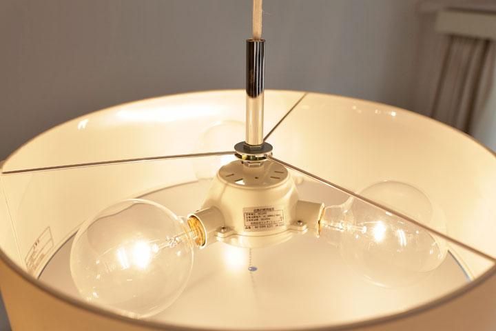 3灯ペンダントライト レザー Brenda アイボリー｜デザイン照明の