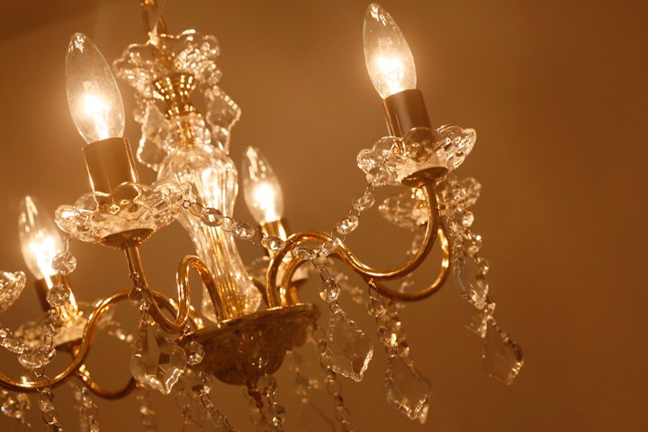 6灯シャンデリア 照明器具 LED Tiara ゴールド｜デザイン照明のCROIX