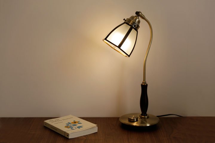 テーブルランプ LED電球付き 調光 Chess｜デザイン照明のCROIX
