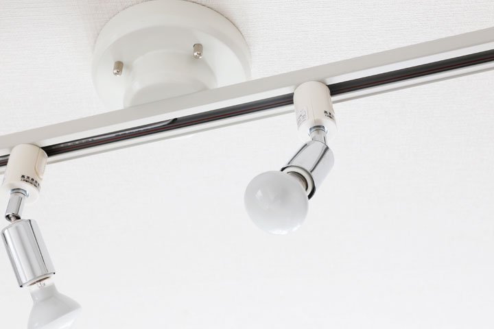 4灯スポットライト LED ダクトレール SPOTS ホワイト｜デザイン照明のCROIX