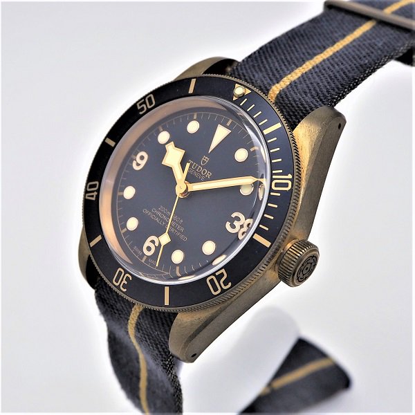 中古美品】TUDOR （チューダー） ヘリテージ ブラックベイ ブロンズ ブッヘラー130周年記念モデル 79250BB - 六本木 時計 専門店PROUD(プラウド)