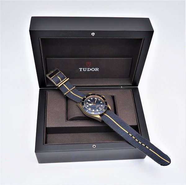 中古美品】TUDOR （チューダー） ヘリテージ ブラックベイ ブロンズ ブッヘラー130周年記念モデル 79250BB - 六本木  時計専門店PROUD(プラウド)