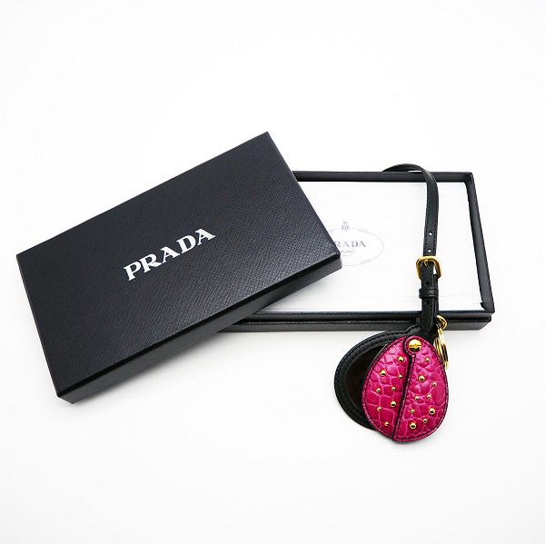 中古】PRADA（プラダ） ミラーチャーム テントウムシ風 ピンク