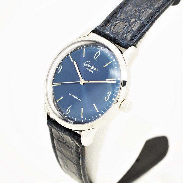 新品】GLASHUTTE ORIGINAL (グラスヒュッテ オリジナル) セネタ シックスティーズ 1-39-52-06-02-04 ブルー  【WEB限定商品】 - 六本木 時計専門店PROUD(プラウド)