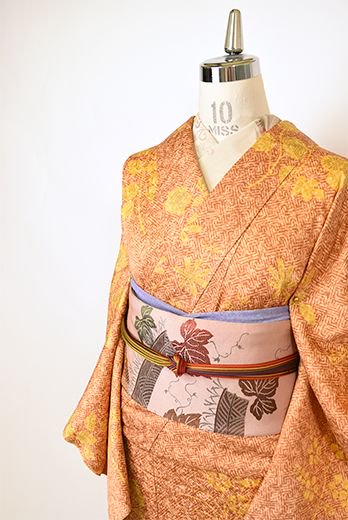 紗綾形の唐織に扇に花が織られた袋帯　着物　112w