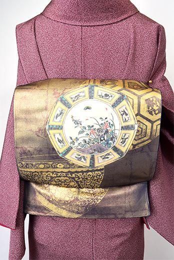 九谷焼 美しい装飾の金色の花鳥模様の壺