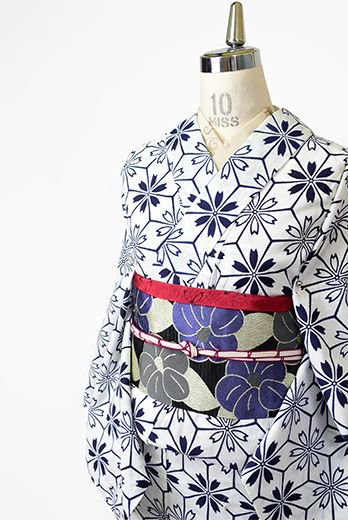 白地に紺の花麻の葉美しい注染レトロ浴衣 - アンティーク着物