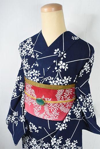 紺と白のダイヤモンドチェックに梨のような可憐な花枝美しい注染レトロ浴衣 姉妹屋 紺と白のダイヤモンドチェックに梨のような可憐な花枝美しい注染レトロ浴衣 姉妹屋
