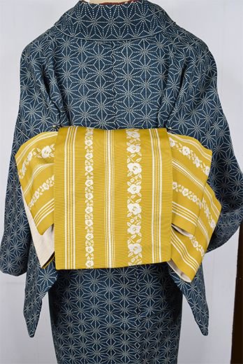 博多帯風の椿縞愛らしい化繊半幅帯（芥子色） - アンティーク着物 