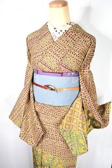 セピアカラーにビンテージ更紗のような切嵌染模様美しい正絹紬付下げ柄袷着物