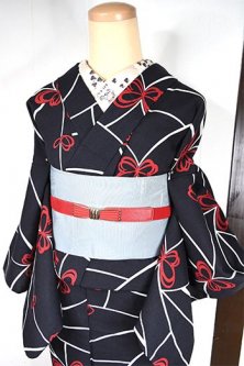 黒白赤の蝶々ジオメトリックデザインモダンなウール混単着物