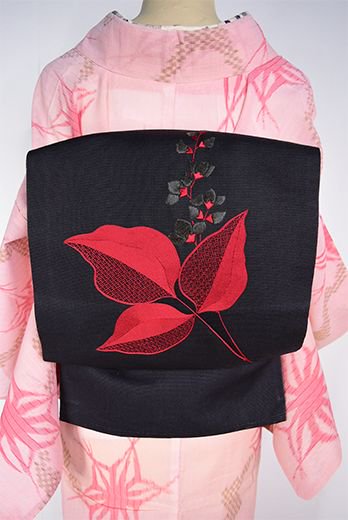 黒地に桐のような花と葉の刺繍美しい夏向け名古屋帯 - アンティーク