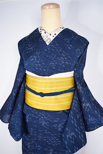 濃紺色地に燕絣小粋な絹混縮風夏着物 - アンティーク着物・リサイクル 