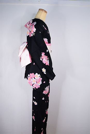 黒地に桜の花美しいストライプ変わり織りモダン浴衣 - アンティーク