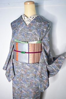 霞鼠色に町家風景祇園文様美しい正絹縮緬袷着物
