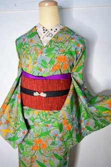 レインストライプグレーにボタニカルデザイン美しいウール経節紬風ウール単着物