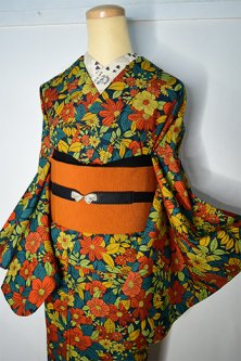ビンテージワンピースのようなボタニカルデザイン美しいウール紬単着物