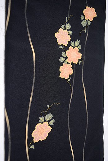 黒地に花蔦と立涌縞美しい洗える袷着物 - アンティーク着物