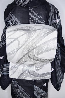 シルバーグレーのジオメトリックアラベスク美しい紗の夏洒落袋帯