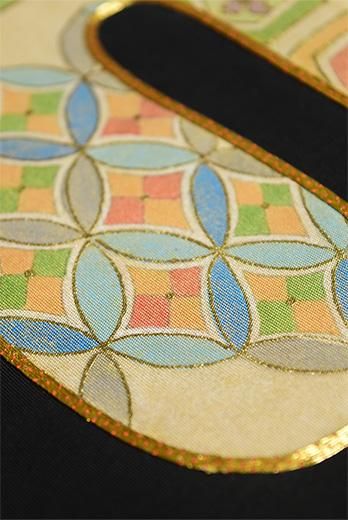 黒地霞染模様に金駒刺繍美しい正絹塩瀬名古屋帯 - アンティーク