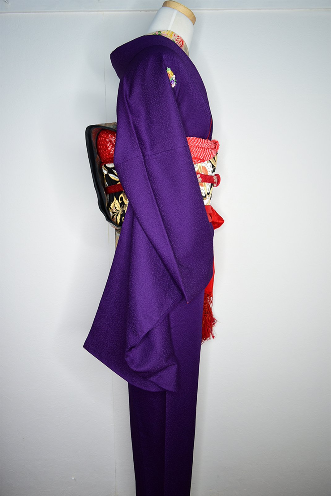紫無地の刺繍洒落紋付き洗える小振袖 - アンティーク着物・リサイクル