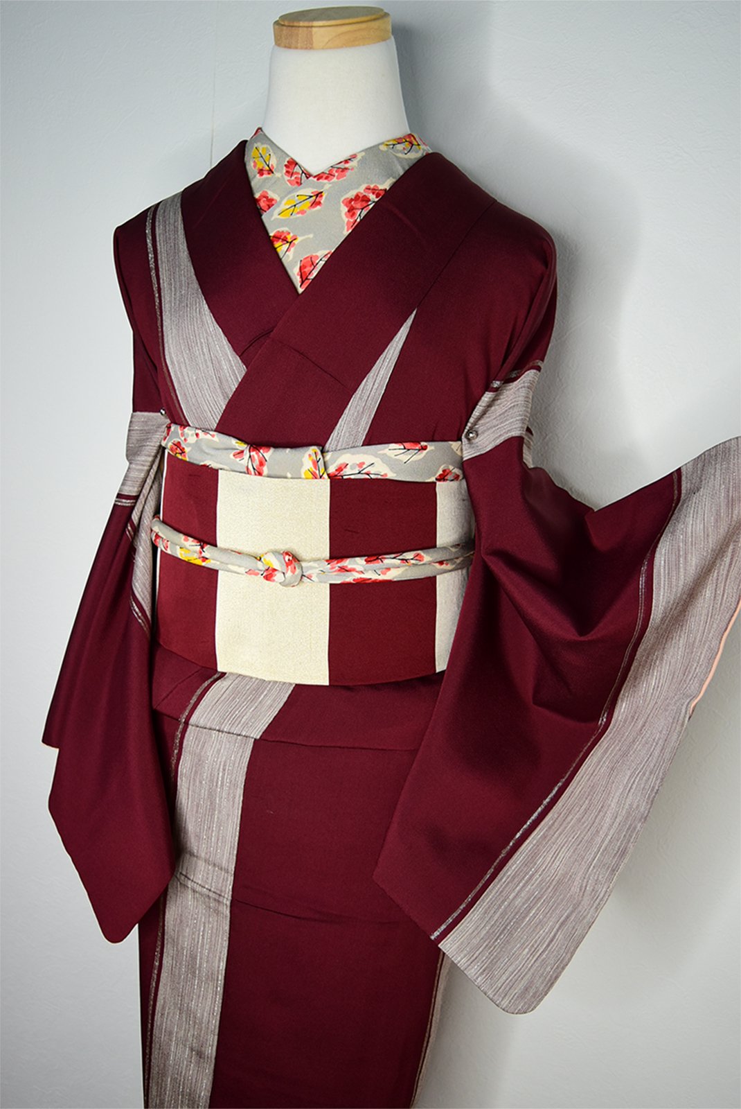 マルーンブラウンに縞文様モダンな正絹御召袷着物 - アンティーク着物