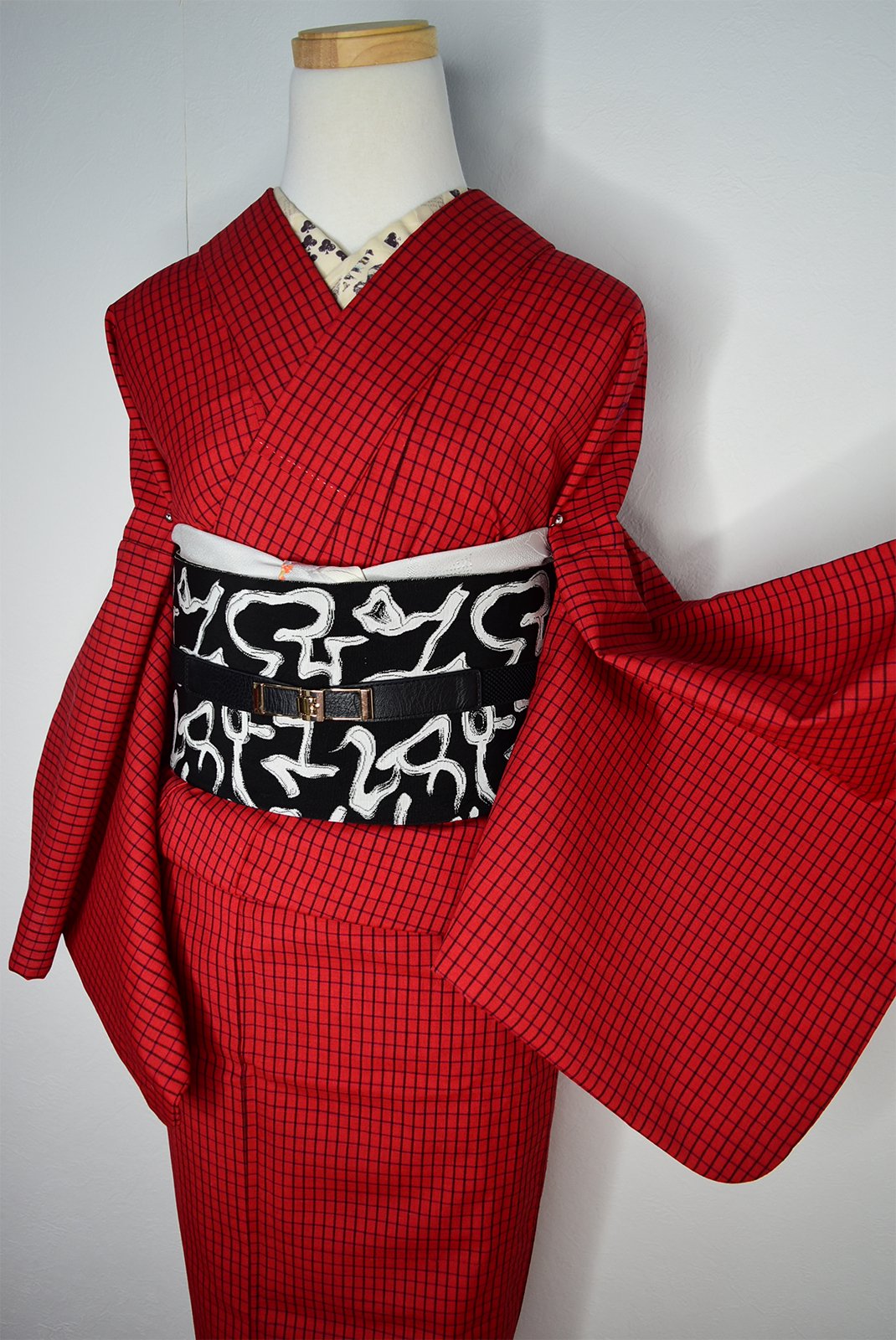 赤と黒のシンプルチェックモダンなウール単着物 - アンティーク着物