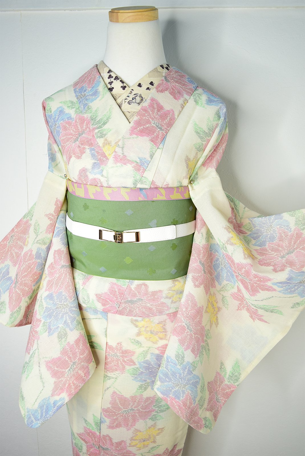クリーム色にクレマチスのような花美しいサマーウール単着物 - アンティーク着物・リサイクル着物のオンラインショップ　姉妹屋