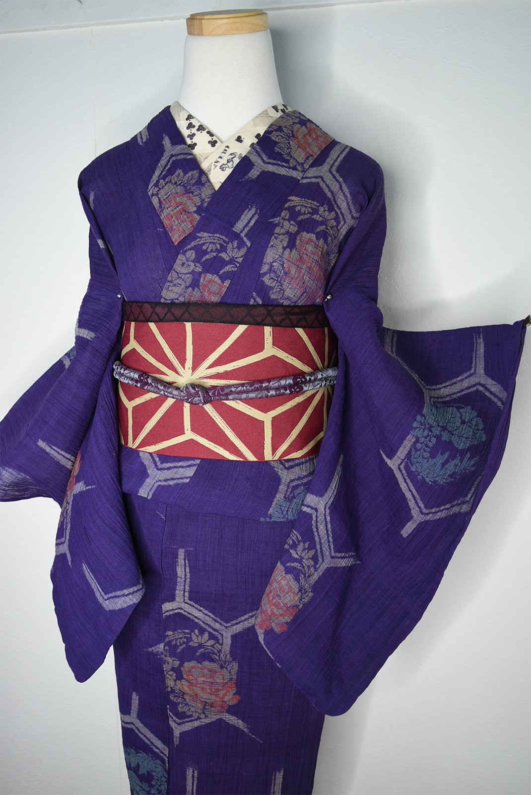 着物リメイク 紫地に笹や花などのちりめんの着物から ストール - アウター