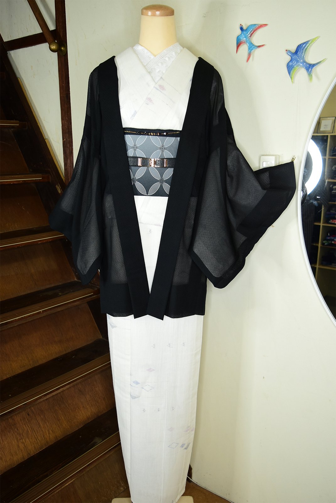 シンプルシックな黒無地の薄羽織 - アンティーク着物・リサイクル着物 ...