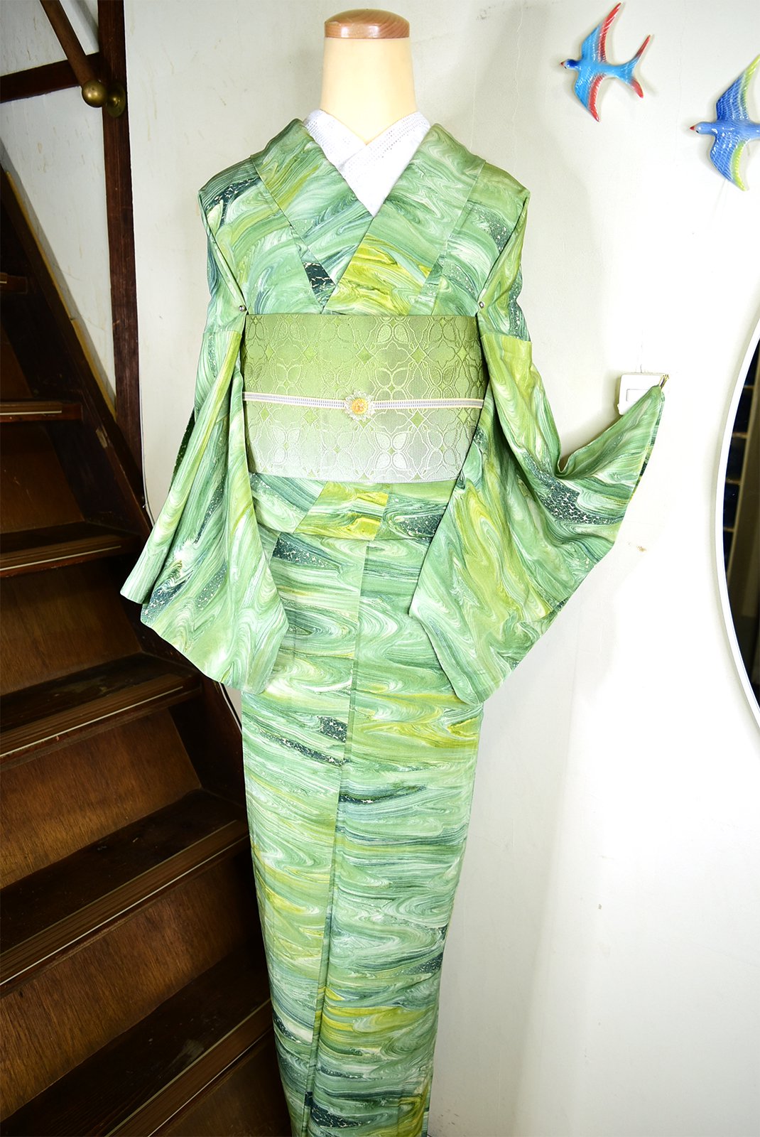 翠緑色墨流しのようなマーブル模様モダンな正絹単着物 - アンティーク 