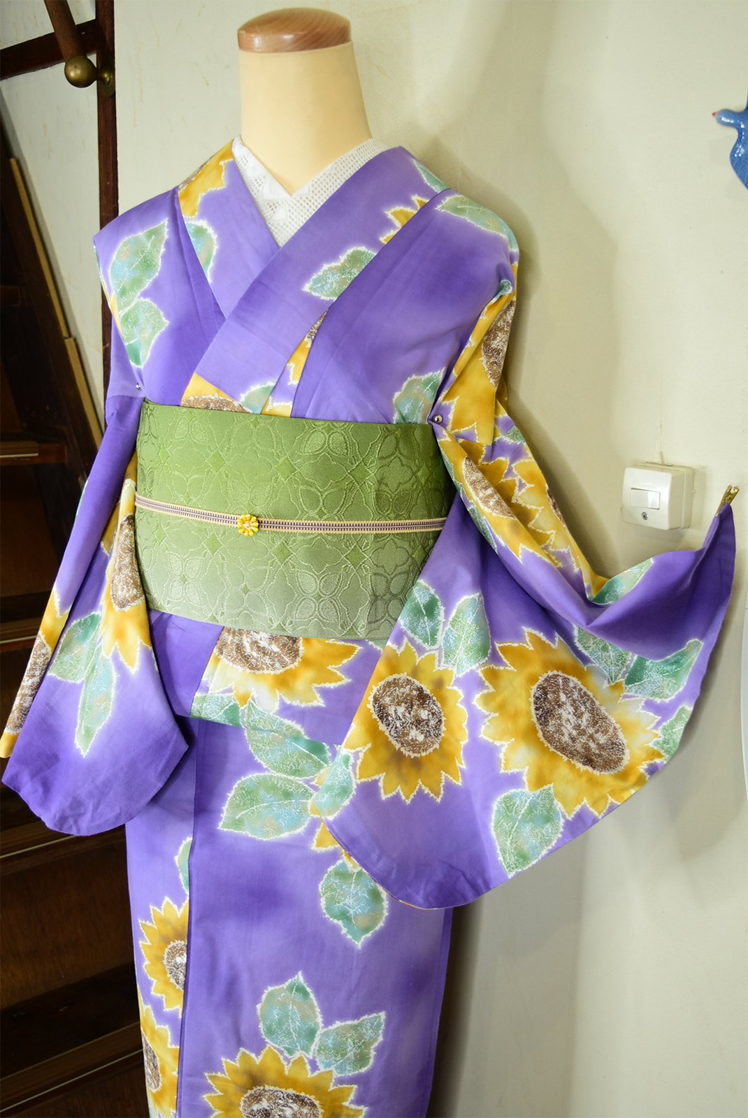 hiromichinakanoラベンダーパープルに向日葵の花美しいモダン浴衣