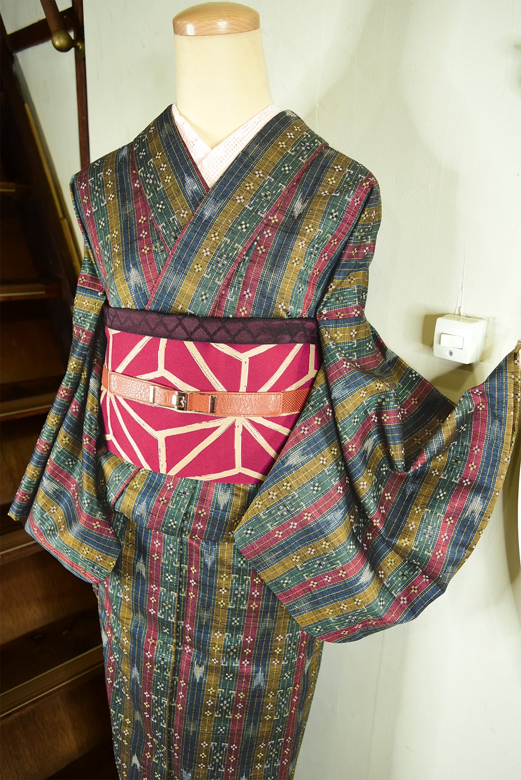 きもの綺羅《#Kira61》着物 小紋 グレー 縦縞 カラフルで綺麗なストライプ