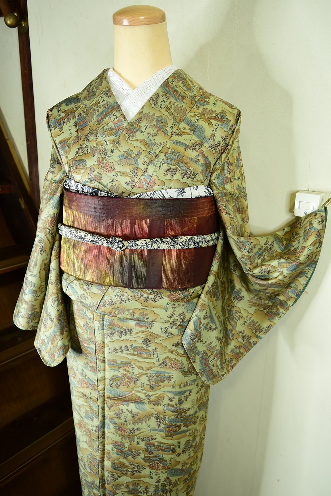 宿場風景文様が旅情をさそう正絹紬袷着物 - アンティーク着物・リサイクル着物のオンラインショップ　姉妹屋