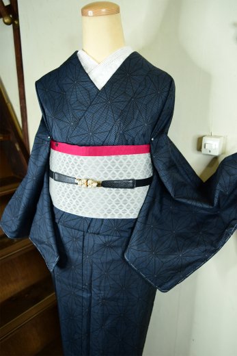 ミッドナイトカラー麻の葉模様モダンな正絹紬袷着物