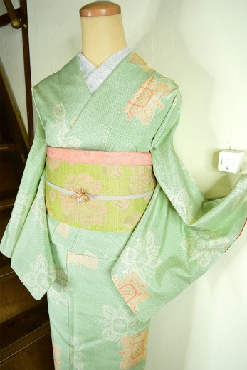 翡翠緑にビンテージレースのような装飾絣美しい正絹紬袷着物