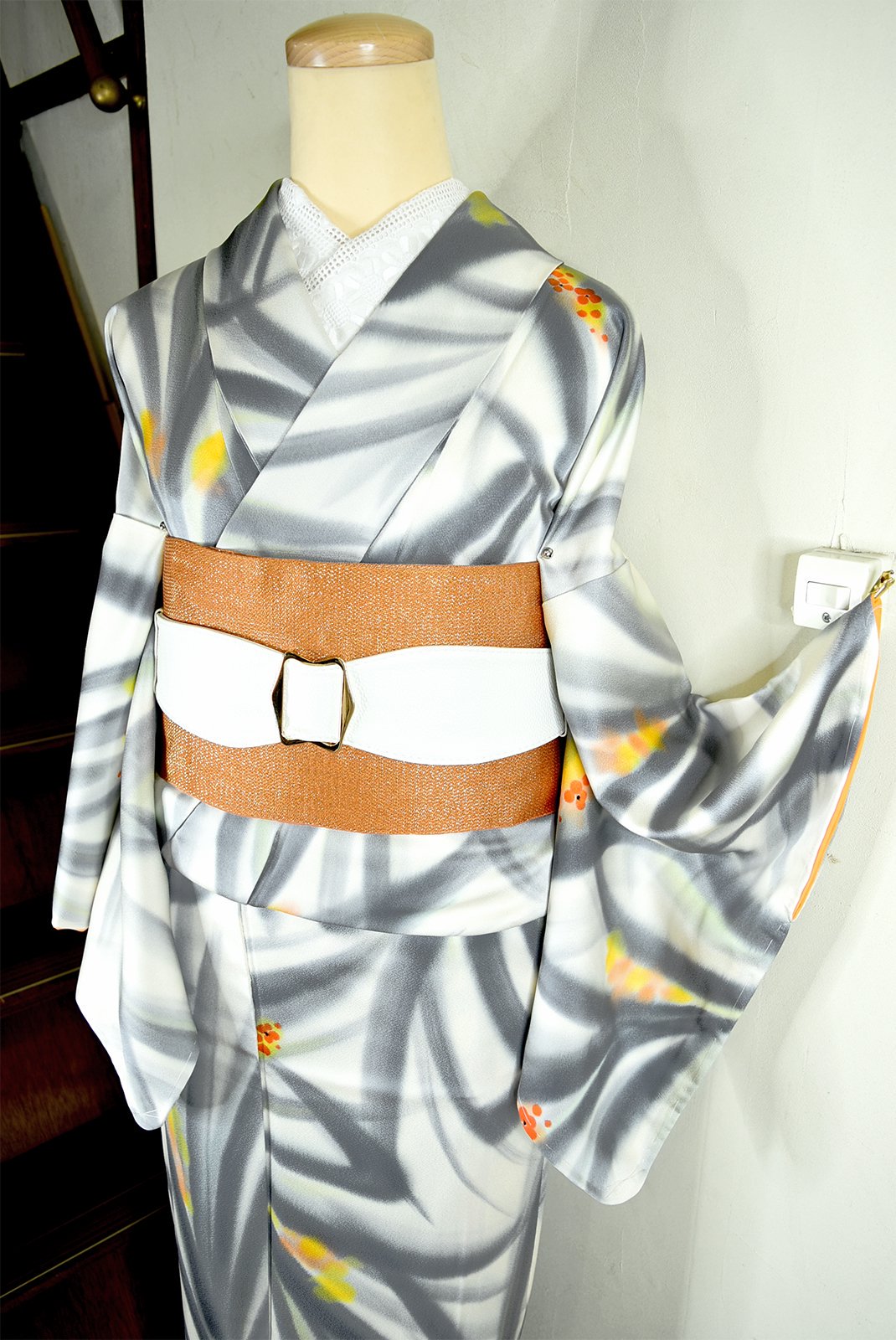 シルエットシャドウ・フローラルデザイン美しい正絹袷着物 - アンティーク着物・リサイクル着物のオンラインショップ　姉妹屋