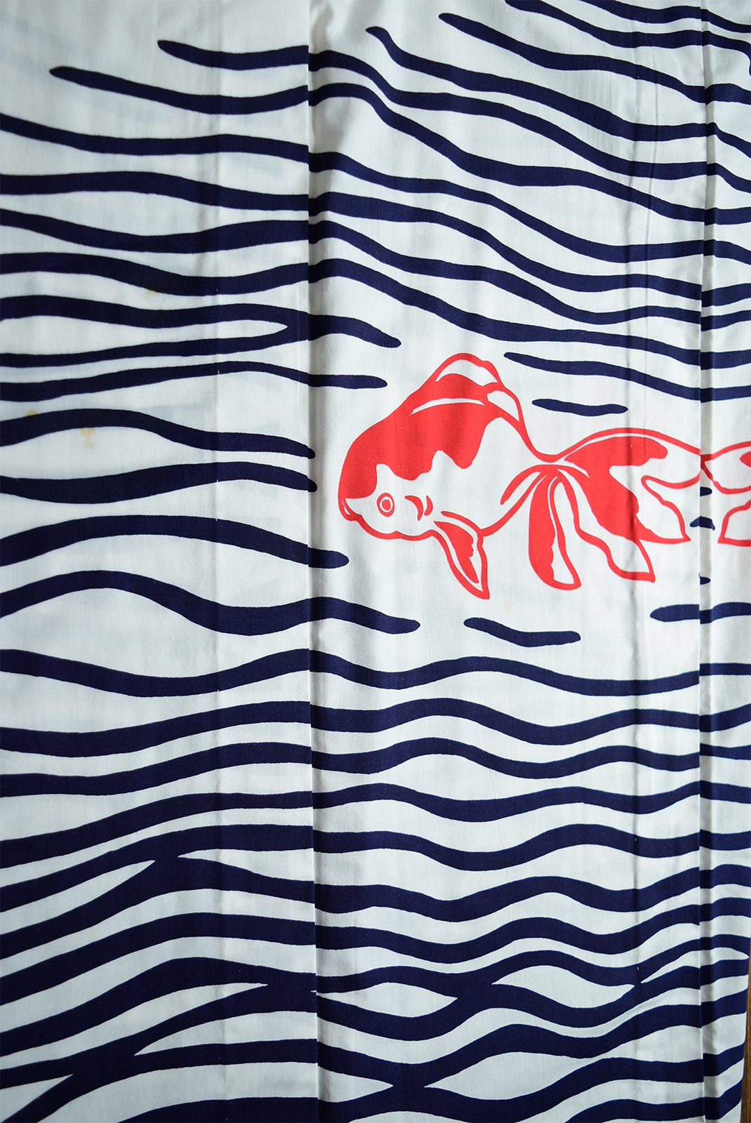 波の縞に金魚と桜美しいビンテージ絵羽柄浴衣 - アンティーク着物・リサイクル着物のオンラインショップ　姉妹屋