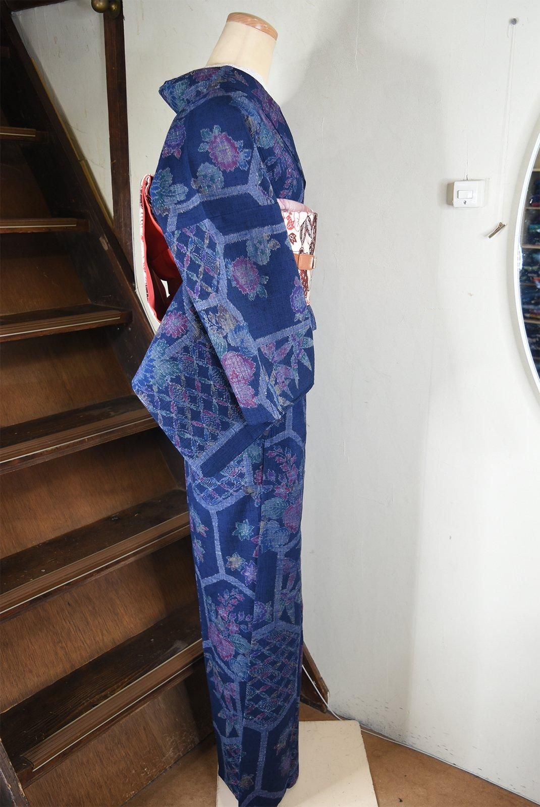 アンティーク青紫に大きな亀甲模様が美しい着物単品