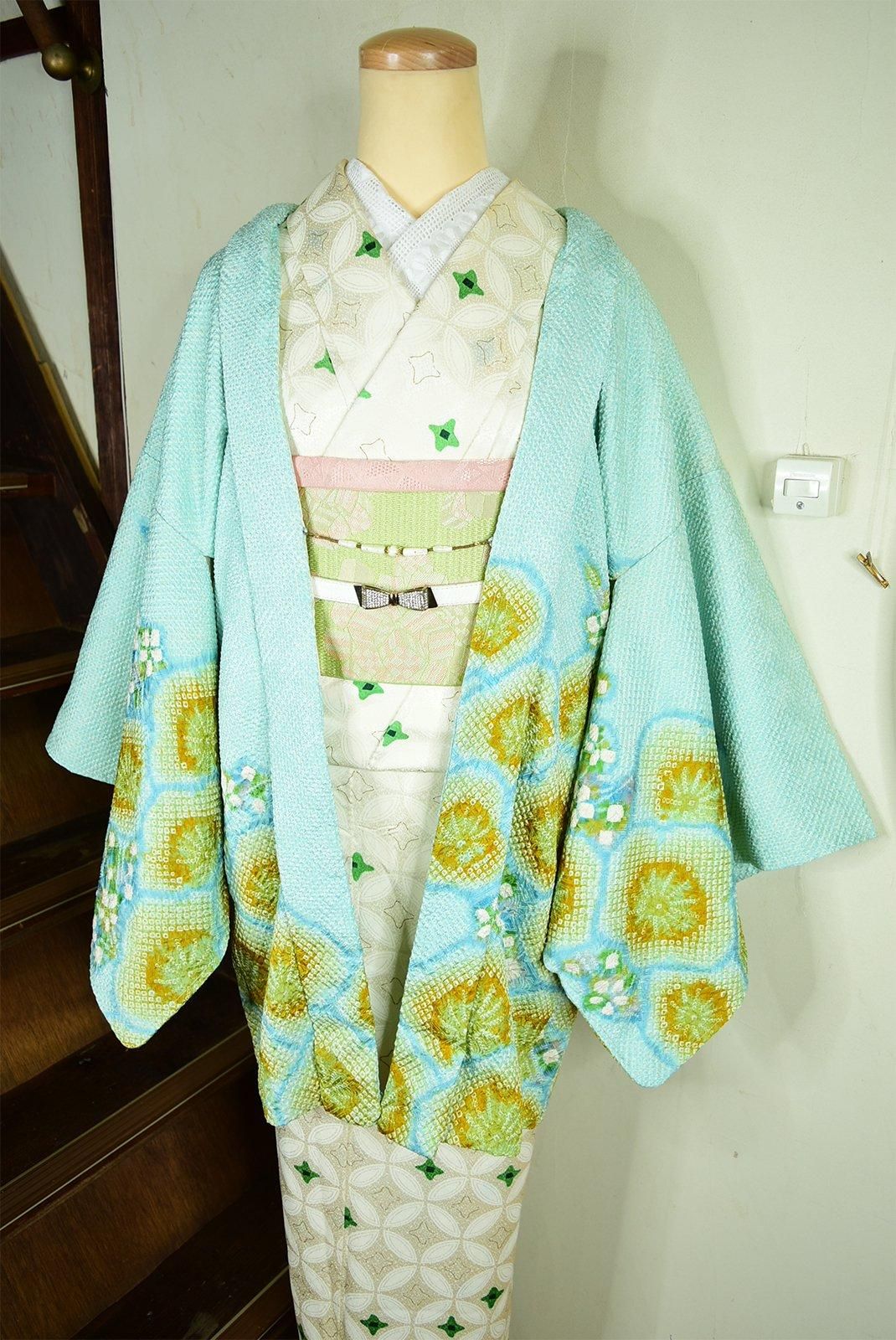 アンティーク明るいピンクにねじり梅の花の着物と帯 アンティーク明るいピンクにねじり梅の花の着物と帯