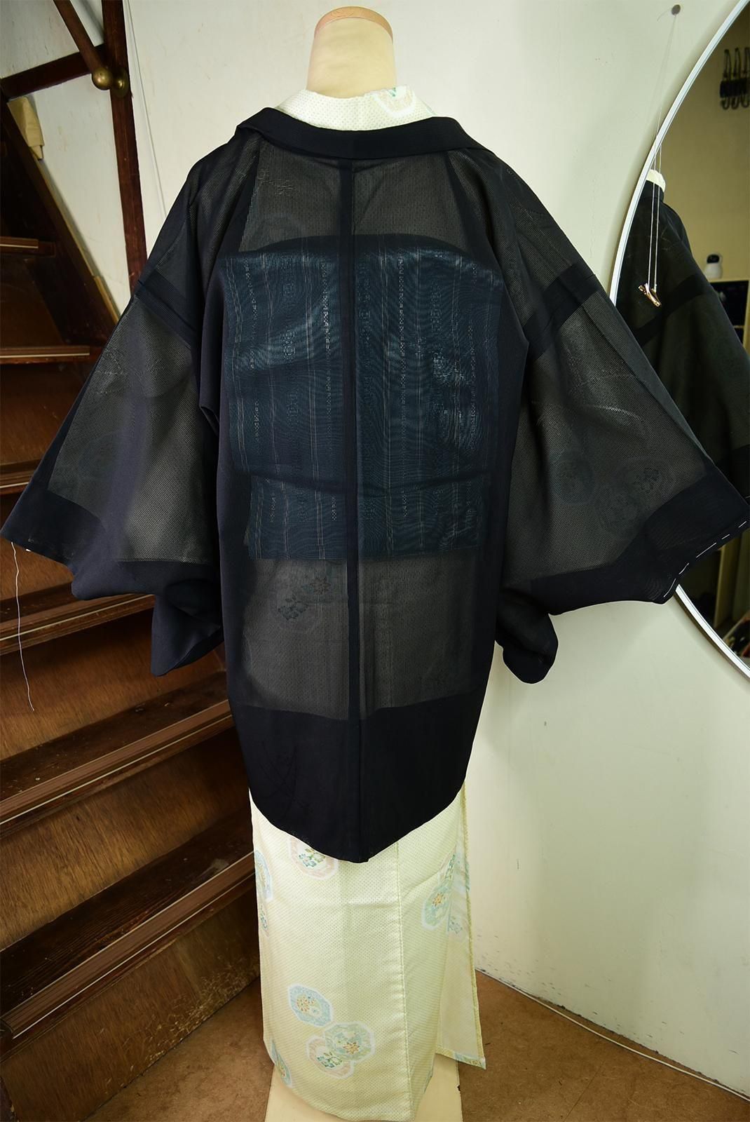 草穂の透かし文様涼やかな竪絽黒無地の薄羽織 - アンティーク 草穂の透かし文様涼やかな竪絽黒無地の薄羽織 - アンティーク