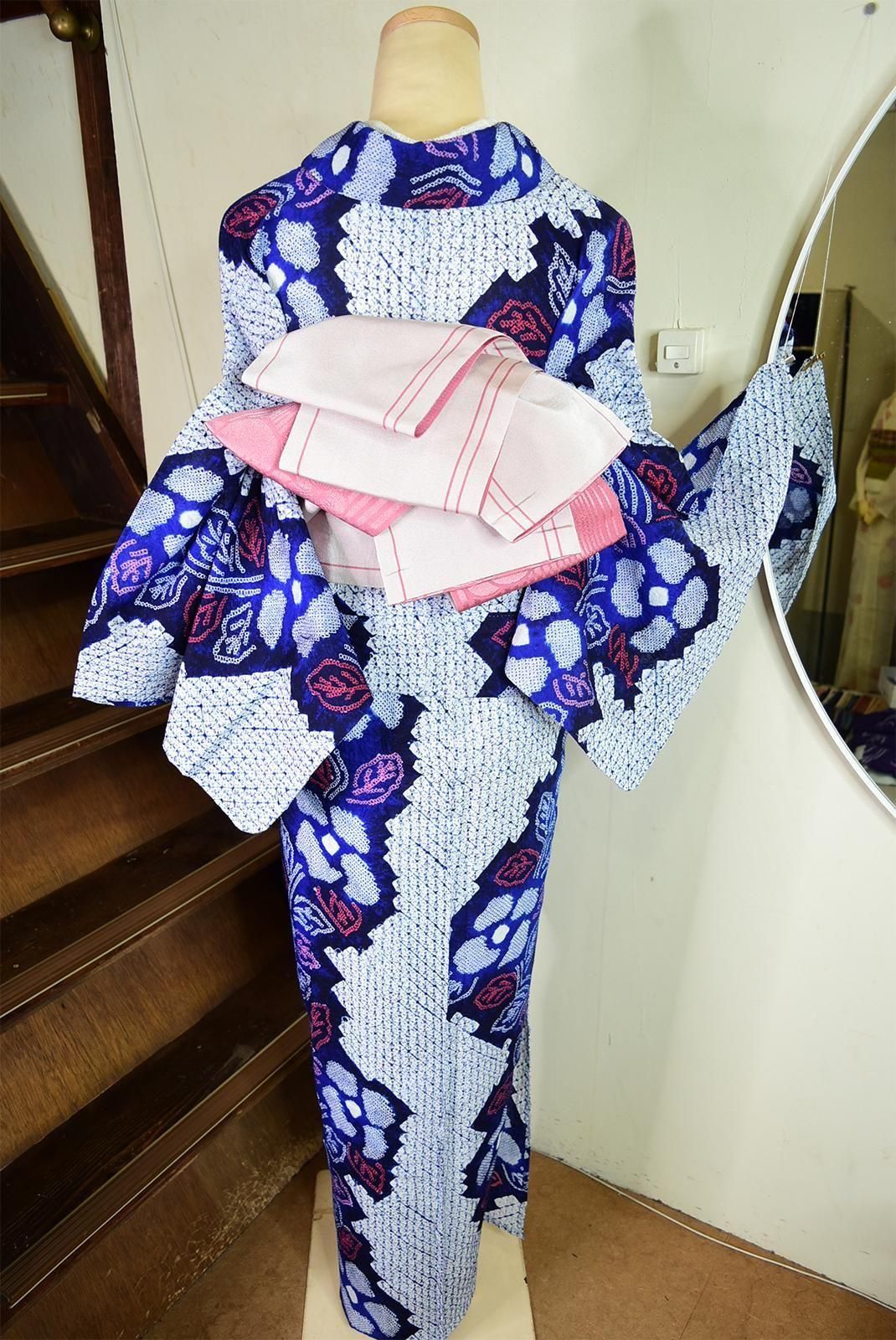 爽やか青と白の有松鳴海絞りの浴衣 有松絞り【浴衣】希少品 藤の花 綿 夏着物 有松鳴海絞り 青 白