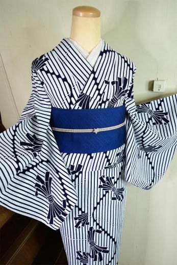<img class='new_mark_img1' src='https://img.shop-pro.jp/img/new/icons6.gif' style='border:none;display:inline;margin:0px;padding:0px;width:auto;' />木賊縞と波ストライプに熨斗文様格好良いビンテージ注染浴衣