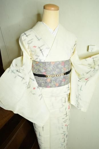 <img class='new_mark_img1' src='https://img.shop-pro.jp/img/new/icons6.gif' style='border:none;display:inline;margin:0px;padding:0px;width:auto;' />亜麻色地に緑の挿し色美しい絣模様が涼やかな麻混スリーウェイ夏着物浴衣
