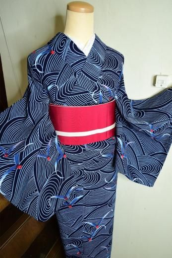 <img class='new_mark_img1' src='https://img.shop-pro.jp/img/new/icons6.gif' style='border:none;display:inline;margin:0px;padding:0px;width:auto;' />波にカモメが涼やかに舞うビンテージの注染浴衣