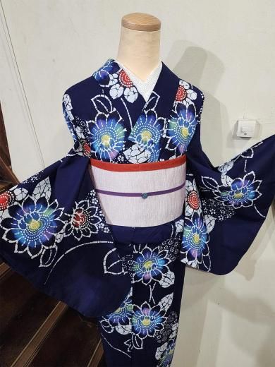 <img class='new_mark_img1' src='https://img.shop-pro.jp/img/new/icons6.gif' style='border:none;display:inline;margin:0px;padding:0px;width:auto;' />紺地に氷割れ模様と花円涼やかな向日葵模様のビンテージ注染浴衣