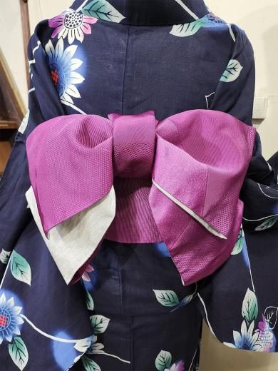 青紫に霞たなびくような梅と菊花美しいアンティーク正絹袷着物