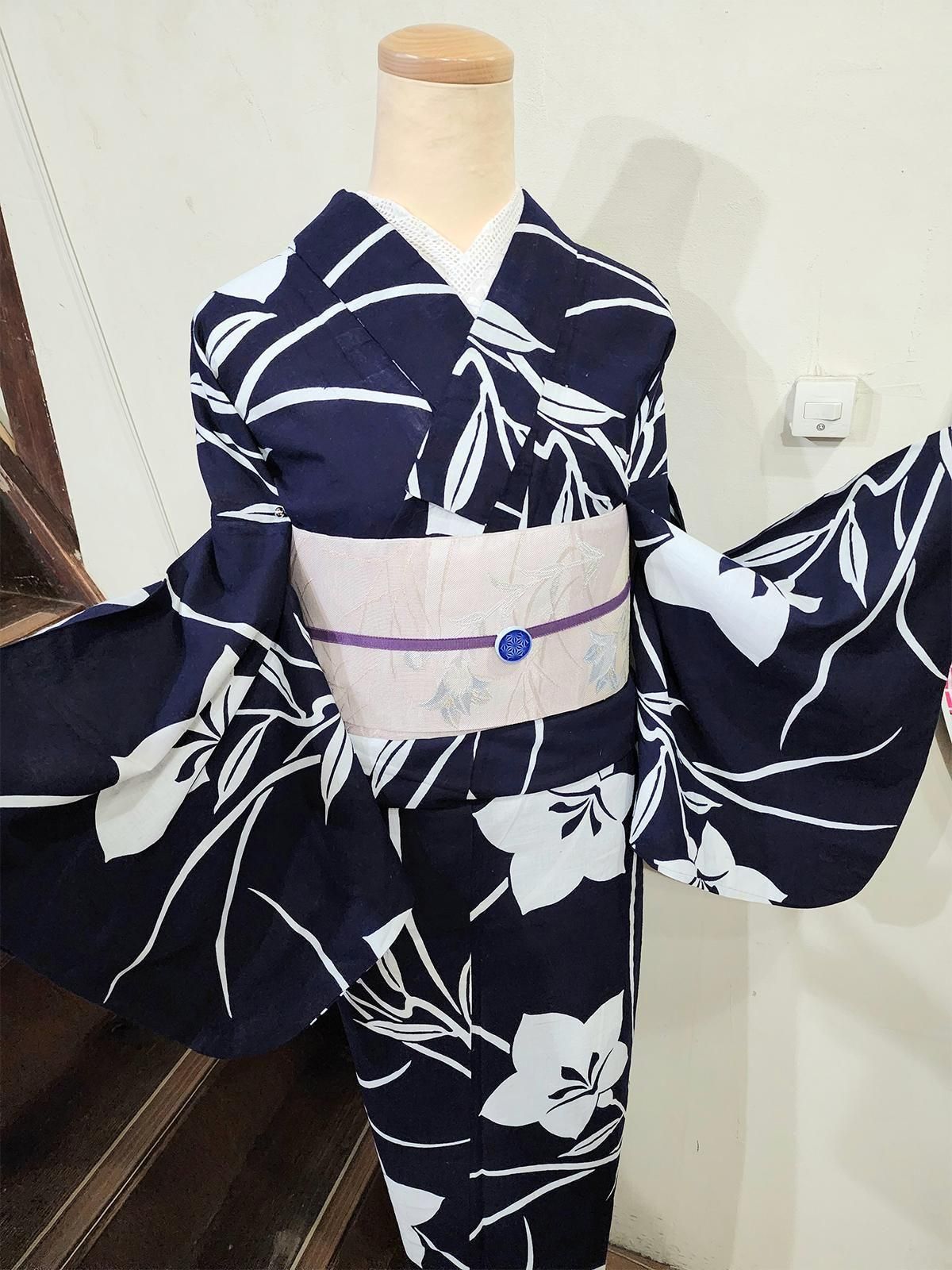 注染浴衣　アンティーク浴衣 紺と白のバイカラー桔梗の花が涼やかに美しいビンテージ注染浴衣
