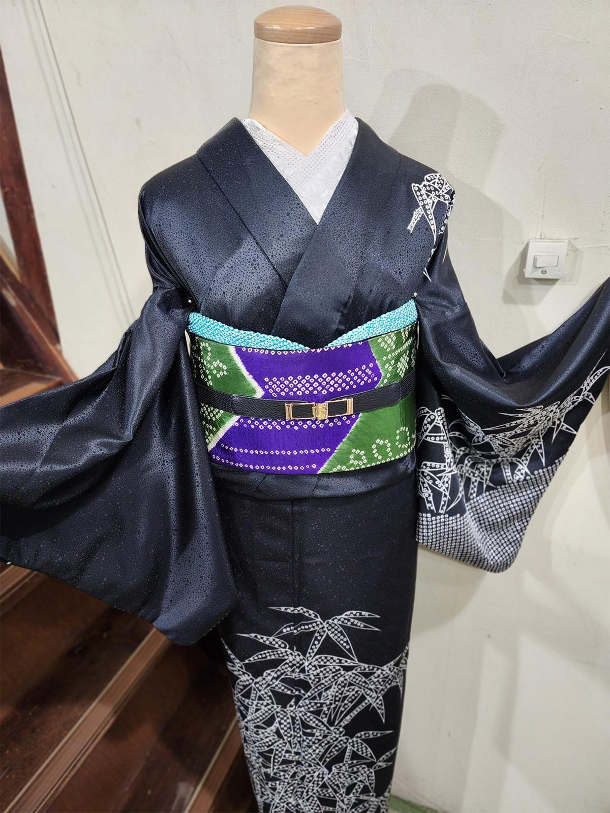 モダンな黒着物 お召し付下げ 正絹着物 お召 身丈152.5cm 裄丈61.5cm S